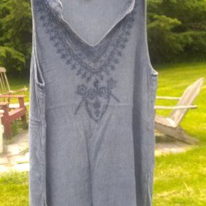 Gypsy-look sleeveless tunic top